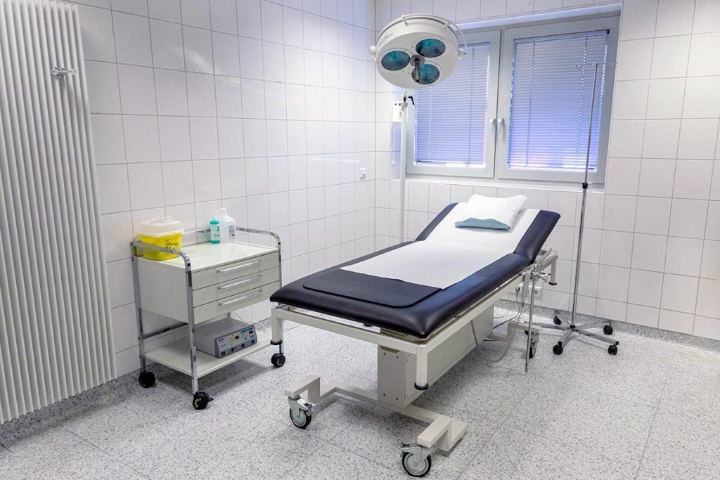OP-Raum-der-Praxis-Vrinceanu-in-Dülmen